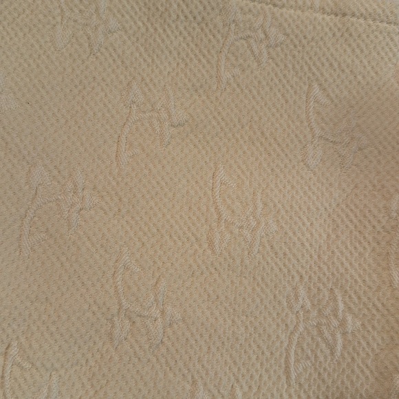 4 Matelassé square table placemats or side table mats 20x21.5 - Picture 5 of 5